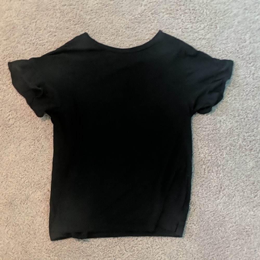 Black T-shirt with ruffled sleeves